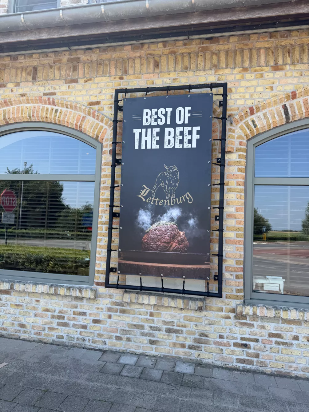 Gevelreclame en raambelettering restaurant - Projecten - Belettering-RestaurantLettenburg3